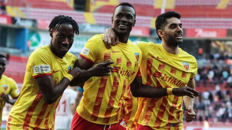 Mame Thiam gollerine devam ediyor