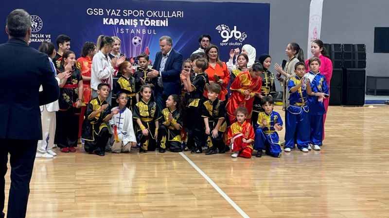 Gençlik ve Spor Bakanı Dr. Osman Aşkın Bak Yaz Spor Okulları kapanış törenine katıldı