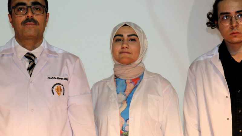 Temizlik personeli olarak çalıştığı hastanenin tıp fakültesini kazandı