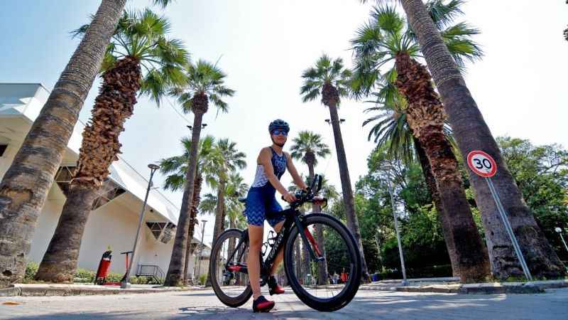 İzmir’in 'Demir Lady'si İtalya’dan madalyayla döndü
