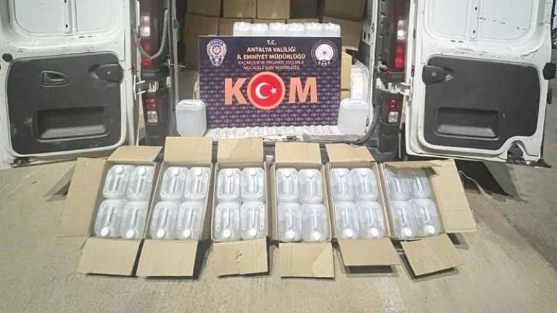 Antalya'da 2.5 ton sahte alkol ele geçirildi