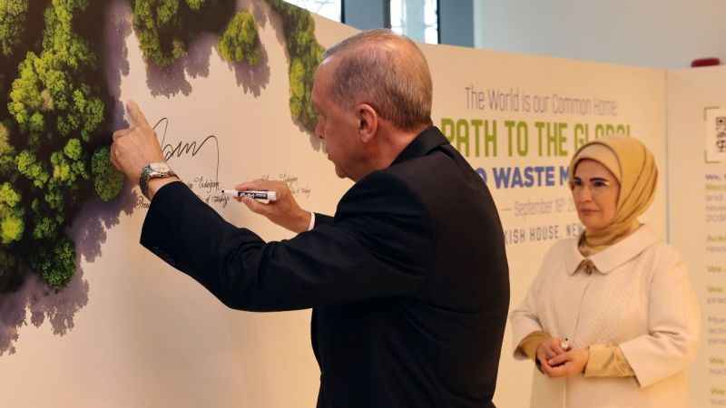 Cumhurbaşkanı Erdoğan, New York'ta Küresel Sıfır Atık İyi Niyet Beyanı'na ilk imzayı attı