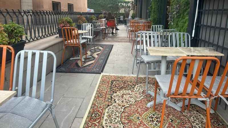 Bu kafede fiyatları gelen müşteriler belirliyor