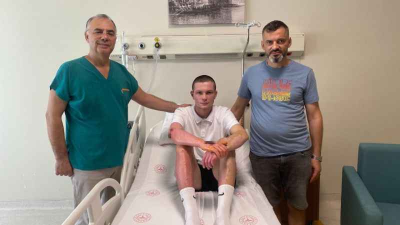 Deodorant sıkılırken çakılan çakmak sonları oluyordu