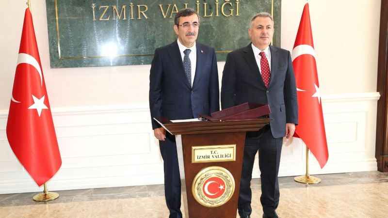 Cumhurbaşkanı Yardımcısı Yılmaz'dan İzmir Valiliği ve AK Parti İl Başkanlığına ziyaret