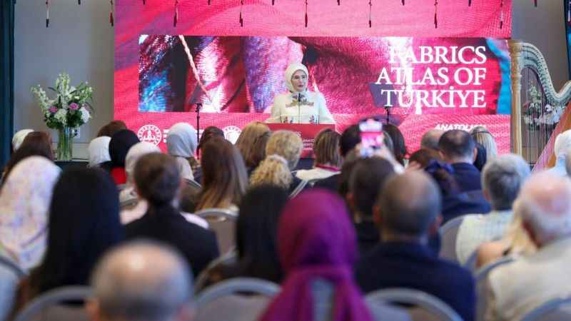 Emine Erdoğan, Türkevi'ndeki sergide Anadolu tekstilini first lady'lere tanıttı