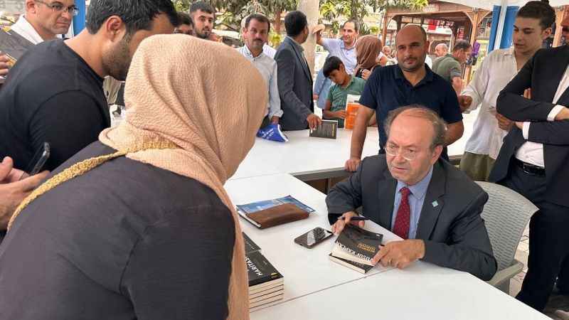 Suriye sınırının sıfır noktasında kitap fuarı