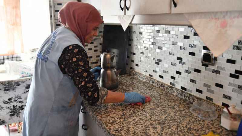 Evde temizlik hizmeti devam ediyor
