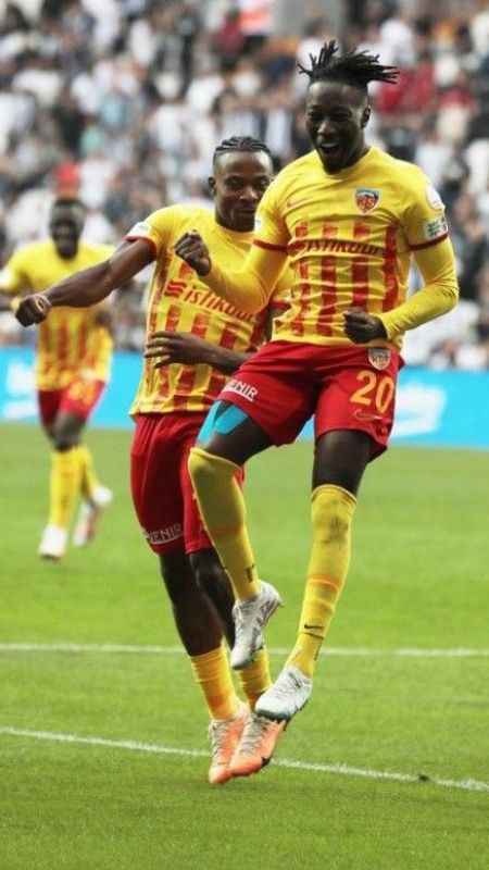 Carlos Mane ligdeki ilk golünü attı