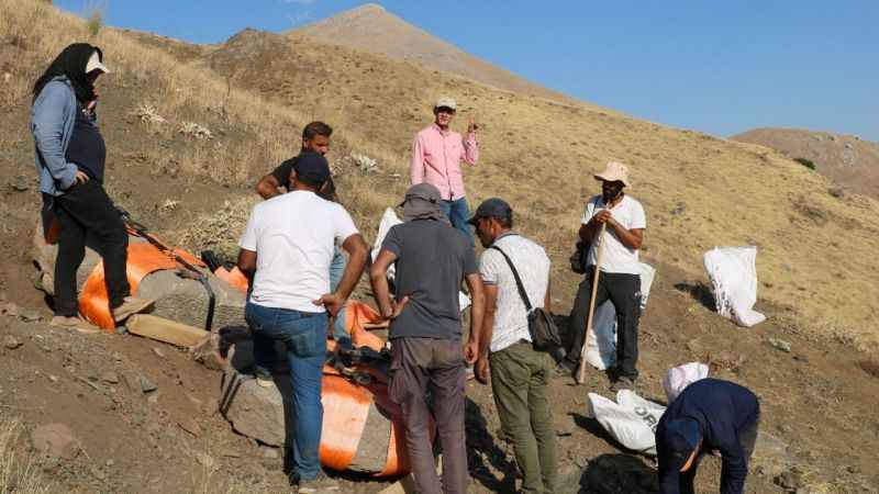 Adıyaman'da 2100 yıllık tarihi eserler helikopter ile taşındı