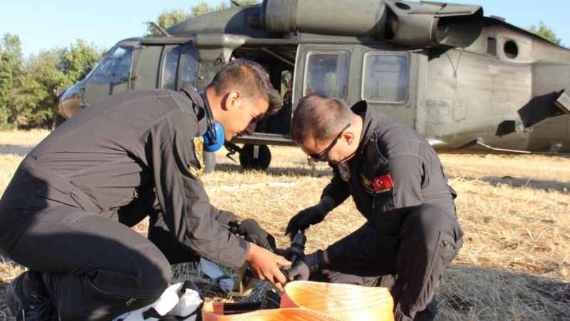 Adıyaman'da 2100 yıllık tarihi eserler helikopter ile taşındı