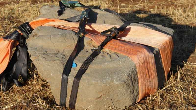 Adıyaman'da 2100 yıllık tarihi eserler helikopter ile taşındı