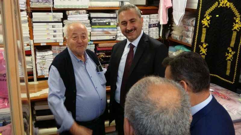 Eski Adalet Bakanı Gül, Bartın'da esnafı ziyaret etti