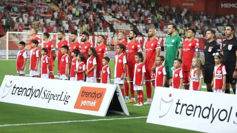 İstanbulspor ile Antalyaspor arasında 31. randevu