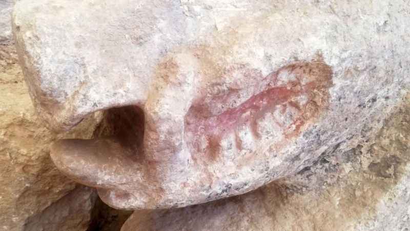 Dünyanın en eski boyalı heykeli Göbeklitepe’de bulundu