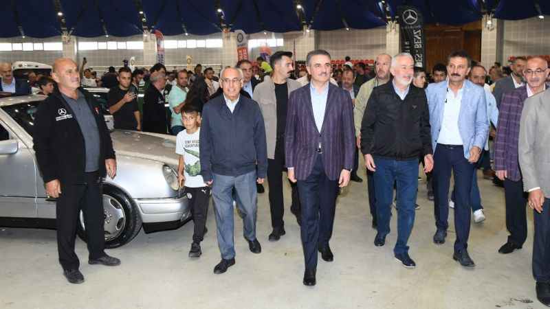 Klasik otomobil tutkunları Isparta’da buluştu