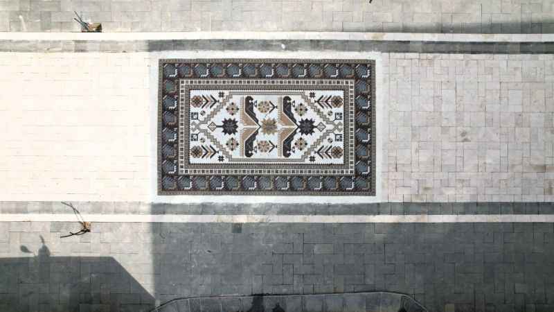 Yağcıbedir halıları, Kültür Yolu Caddesine döşeniyor