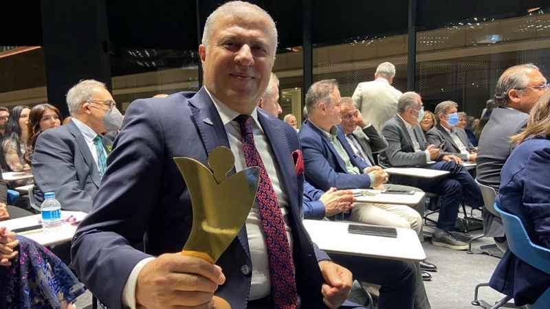 Türkiye Hastanesi Genel Müdürü Hayati Odabaşı 'Yılın En Başarılı Sağlık Yöneticisi Ödülü'nü aldı