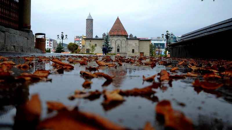 Erzurum’da termometreler hem -2’yi hem 22,2 dereceyi gördü