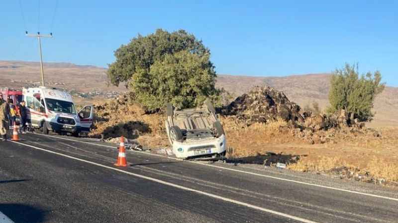 Diyarbakır’da kontrolden hafif ticari araç takla attı: 3 ölü, 2 yaralı