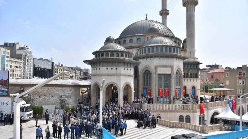 Beyoğlu Belediye Başkanı Yıldız’dan Ekrem İmamoğlu’na ‘Hizmet’ dersi