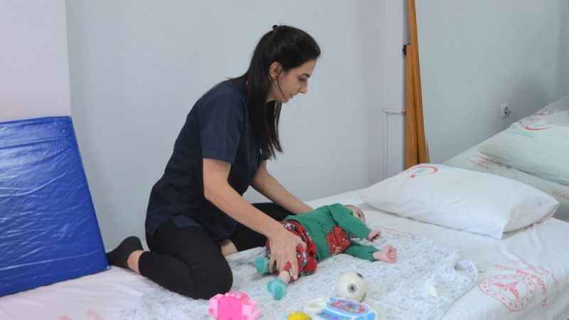 Çocuklar eğlenerek tedavi ediliyor