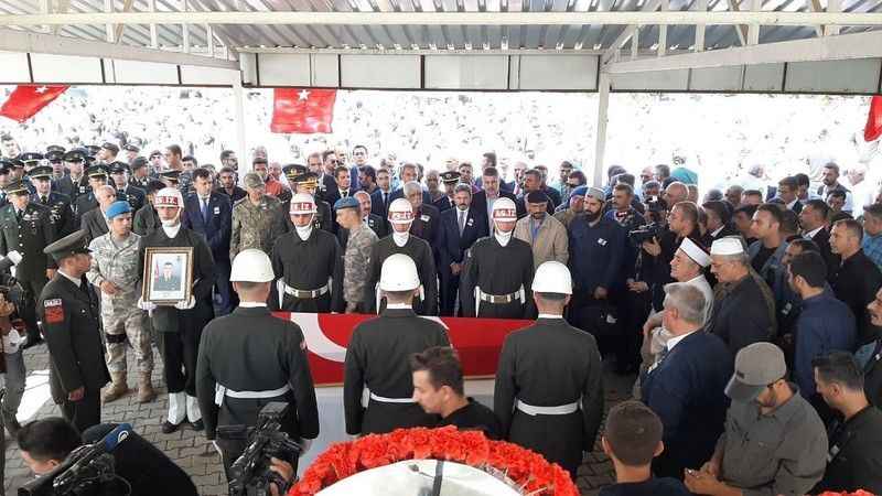 Şehit Uzman Çavuş memleketi Adıyaman’da gözyaşlarıyla toprağa verildi