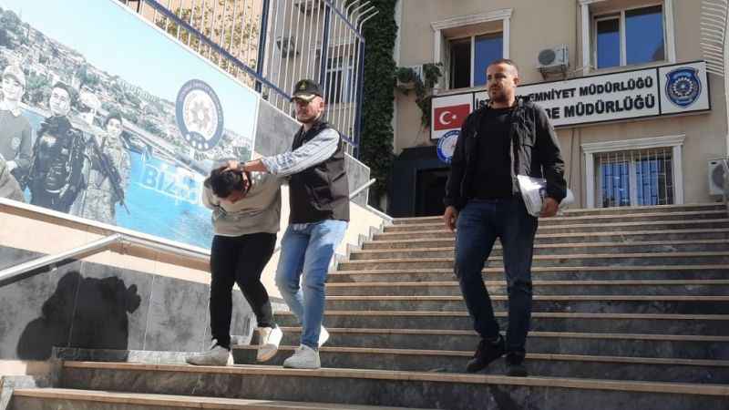 Kendini polis olarak tanıtan kişiye 3 milyon 450 bin TL kaptırdı