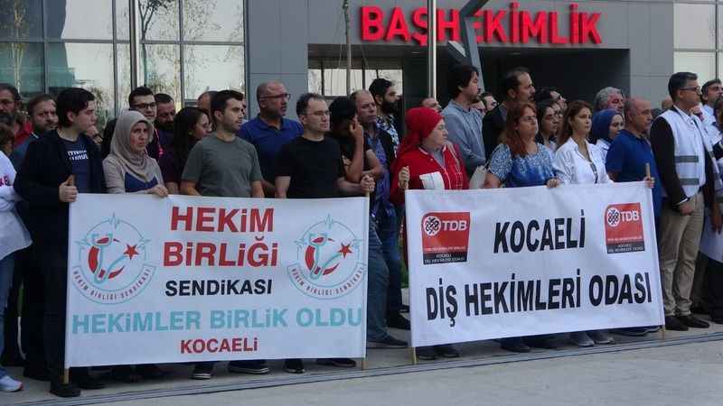 Feci şekilde darp edilen doktor dehşet anlarını anlattı