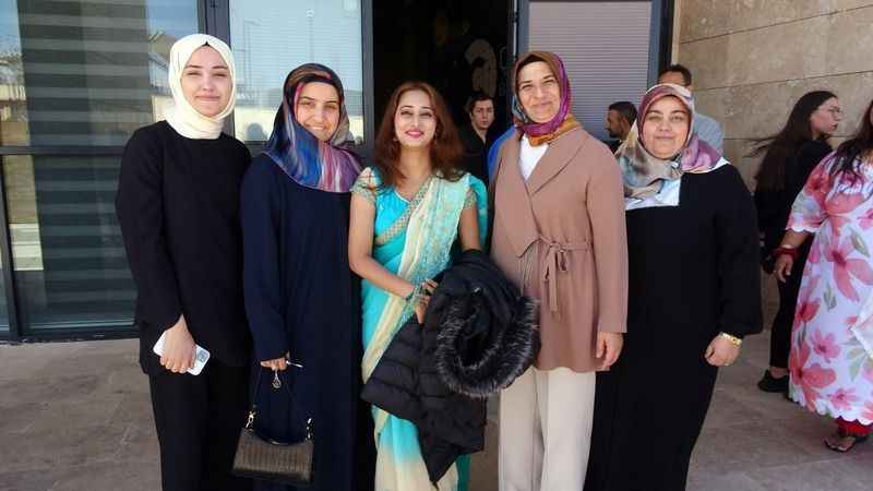 Hintli sanatçılar Yozgat’ın Çekerek ilçesine hayran kaldı