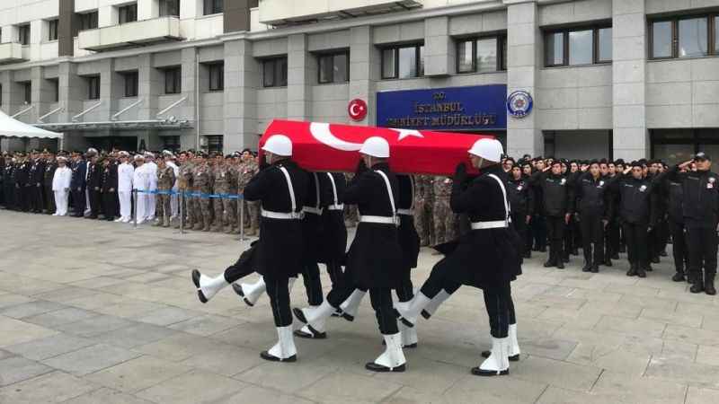 Şehit polis Cihat Ermiş için İstanbul Emniyet Müdürlüğü'nde tören düzenlendi