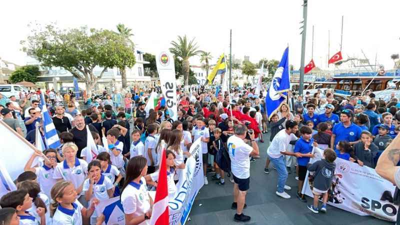 BIOR yarışları renkli kortej yürüyüşüyle başladı