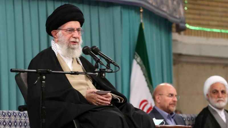 Hamaney’den İbranice paylaşım: "Bu felaketi başınıza siz getirdiniz"