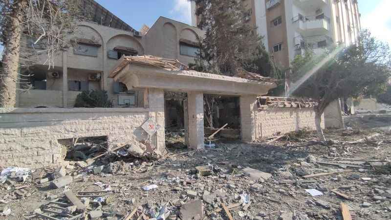 Gazze'deki Haydar Abdel Şafi Sağlık Merkezi, İsrail'in saldırısında hizmet dışı kaldı