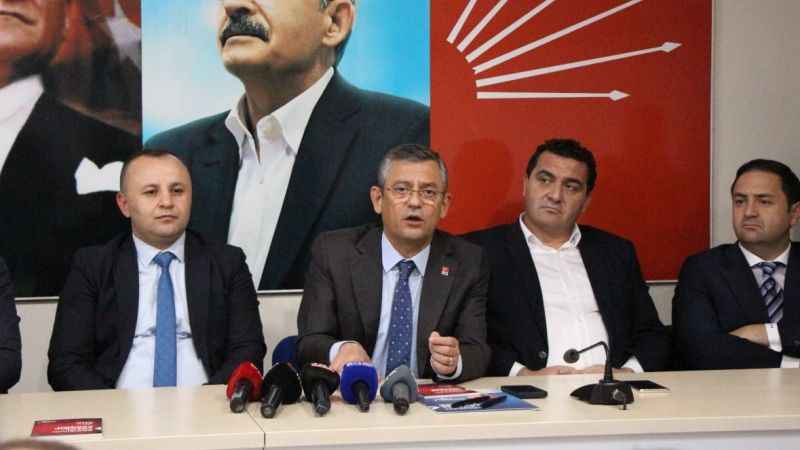 Dili sürçen Özgür Özel Üsküdar’ı il yaptı