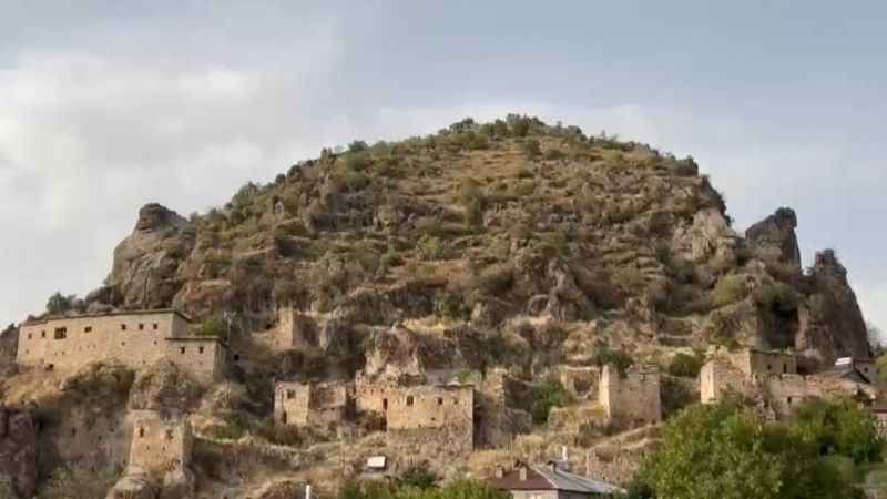 Çukurca'nın 400 yıllık kale evleri butik otel oluyor