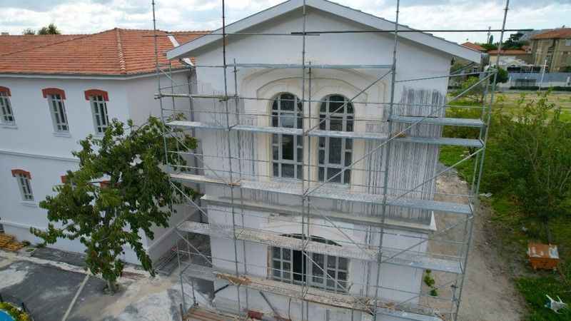 Yanan Balıklı Rum Hastanesi’nin restorasyonu devam ediyor