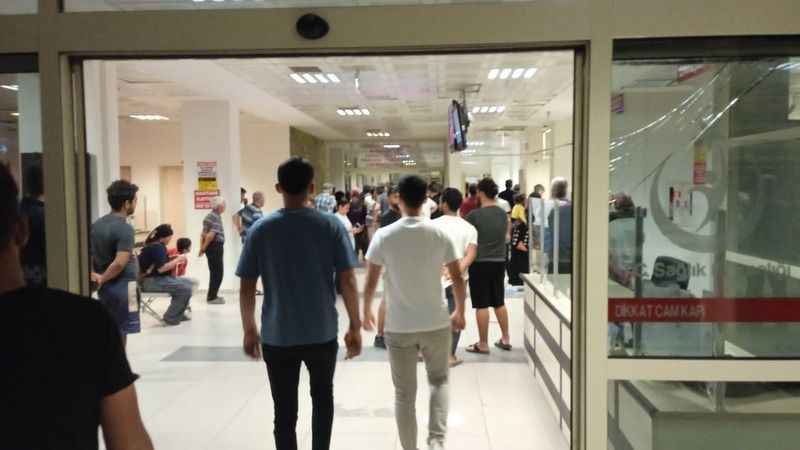 İki aile kavgasında silahlar çekildi, ortalık savaş alanına döndü: 2 ölü, 7 yaralı