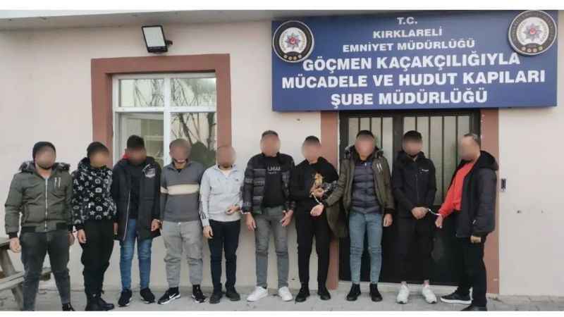 Polisten kaçan araçtan 10 kaçak çıktı