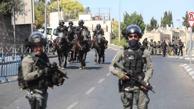 İsrail polisinden Kudüs'te Filistinlilere gaz bombası ve plastik mermiyle müdahale