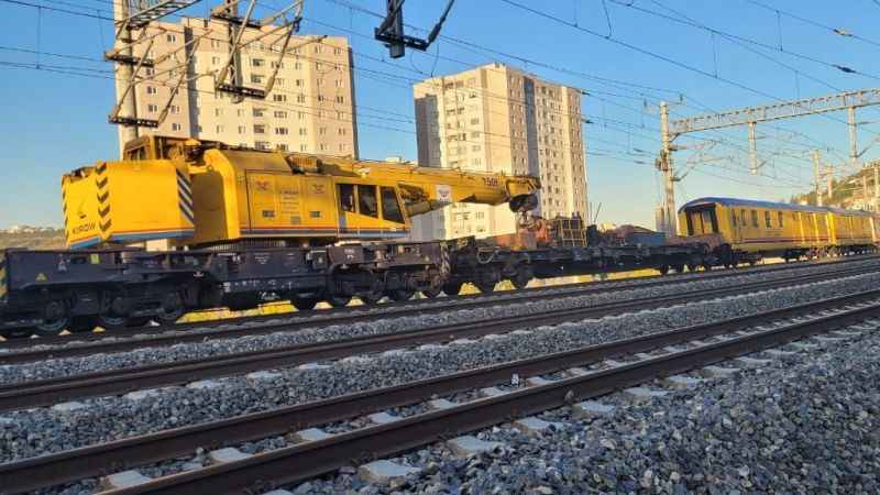 Ankara’da test sürüşü yapan YHT vagonlarının raydan çıkması sonucu 4 işçi yaralandı