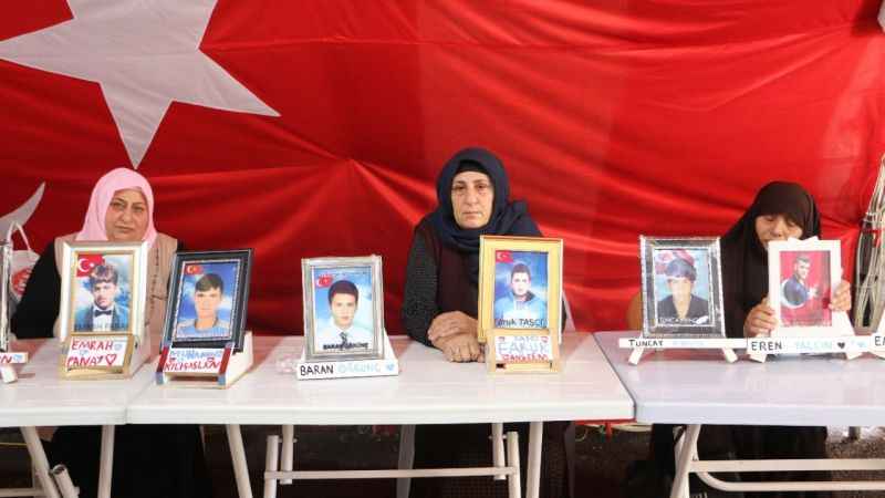 Diyarbakır anneleri 1503 gündür çocukları için nöbette