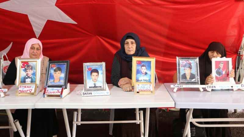 Diyarbakır anneleri 1503 gündür çocukları için nöbette