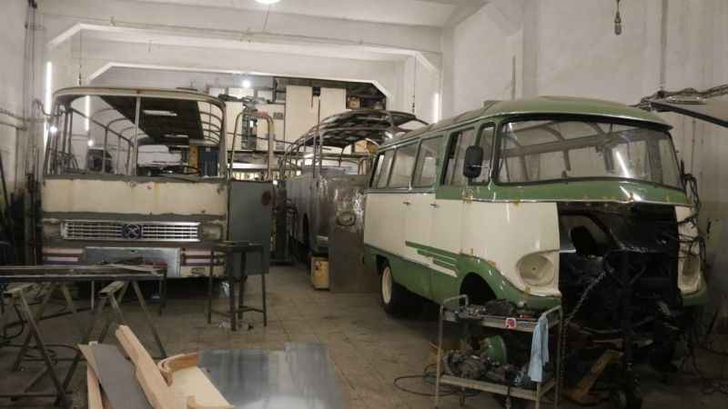 Sanayi sitesindeki müzede klasik otobüsler restore ediliyor