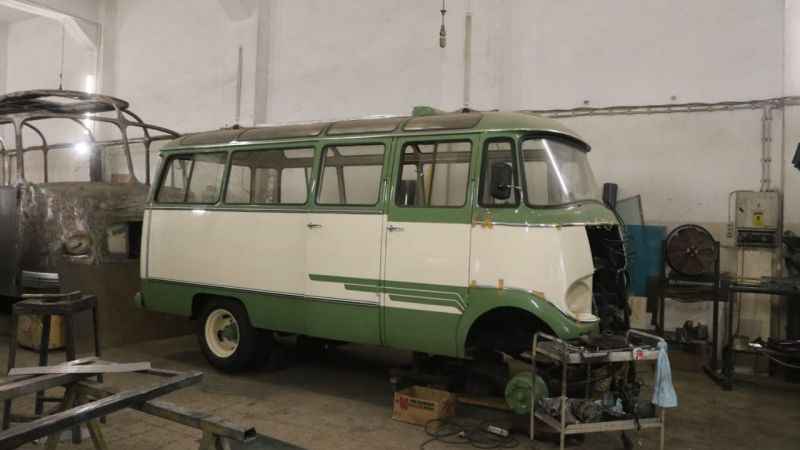 Sanayi sitesindeki müzede klasik otobüsler restore ediliyor
