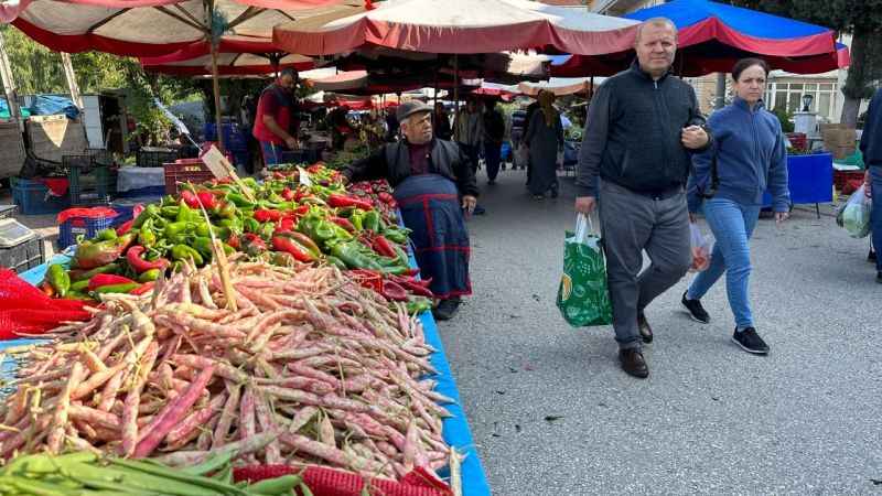 Tiyatroların sevilen yüzü semt pazarının da ilgi odağı oldu
