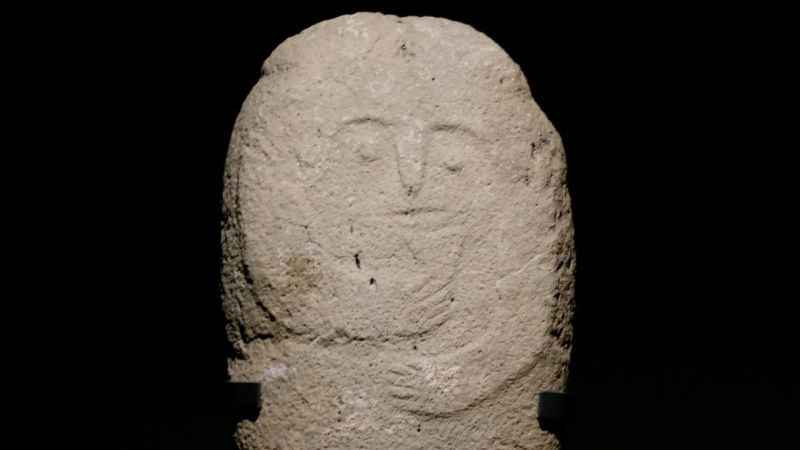 Erzurum Müzesinde 2 bin 500 yıllık 'Taş Baba' heykeli