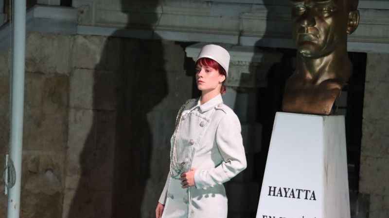 Adana’da “Atatürk ve Cumhuriyet” temalı defile