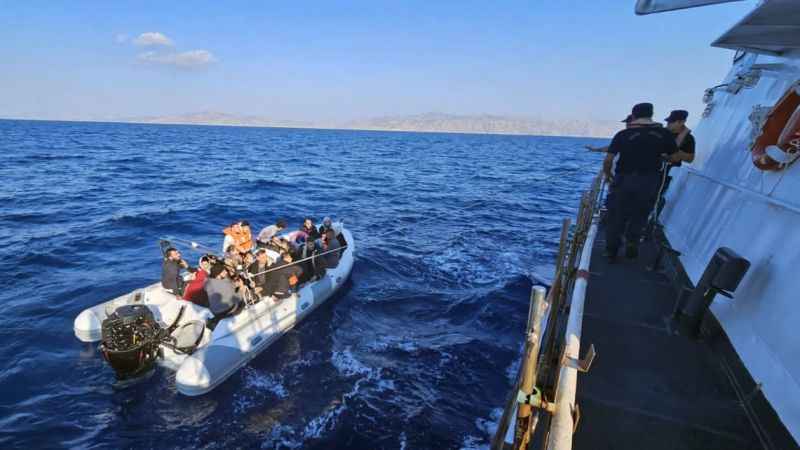 Marmaris’te 53 düzensiz göçmen kurtarıldı