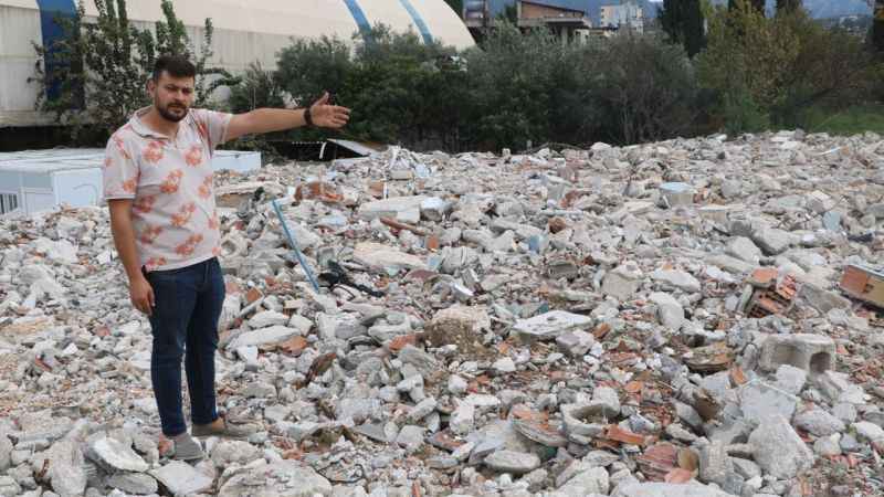 Depremzedeye 400 bin TL’lik moloz engeli